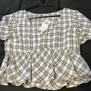 Never worn, tags still on it